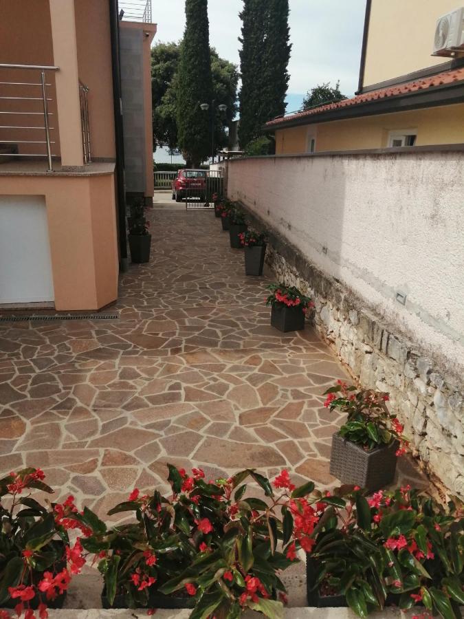 Apartments Villa Nona Умаг Экстерьер фото