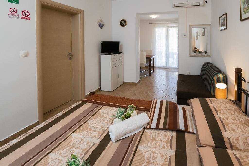 Apartments Villa Nona Умаг Экстерьер фото