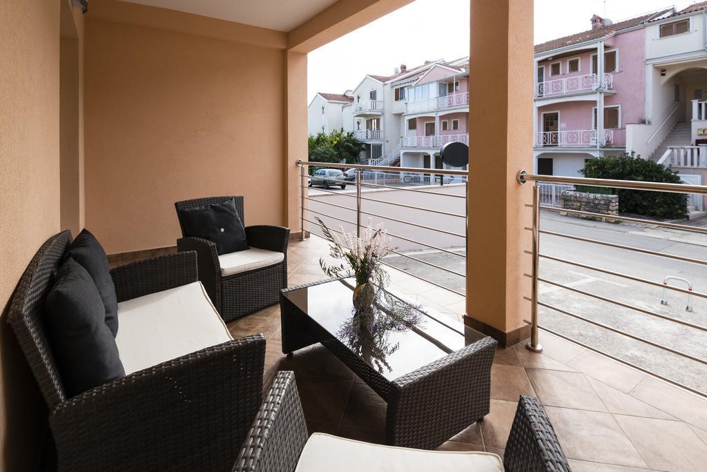Apartments Villa Nona Умаг Экстерьер фото