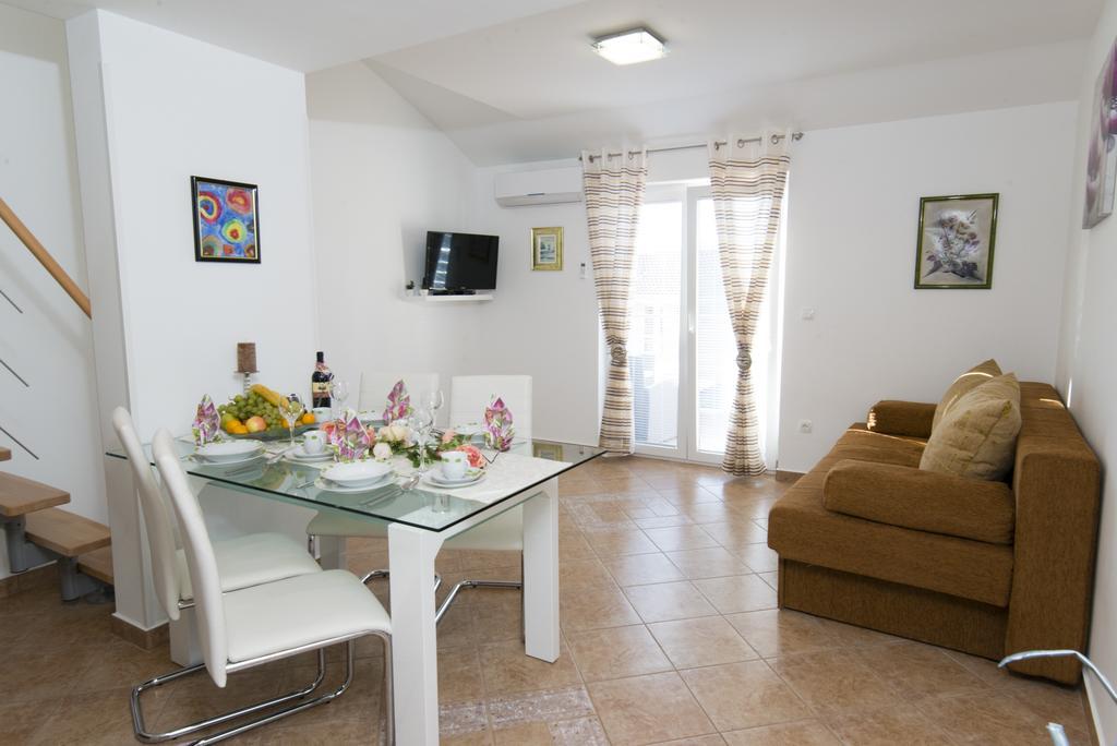 Apartments Villa Nona Умаг Экстерьер фото